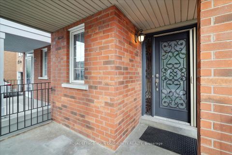 Photo 3 at 35 Timberview Drive, Patterson, Vaughan