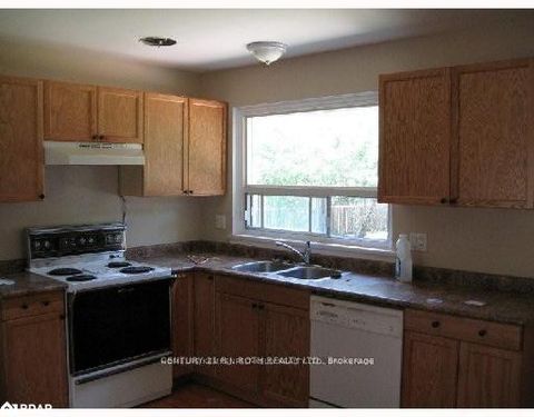 Photo 3 at 204 Lynn Street, Stroud, Innisfil