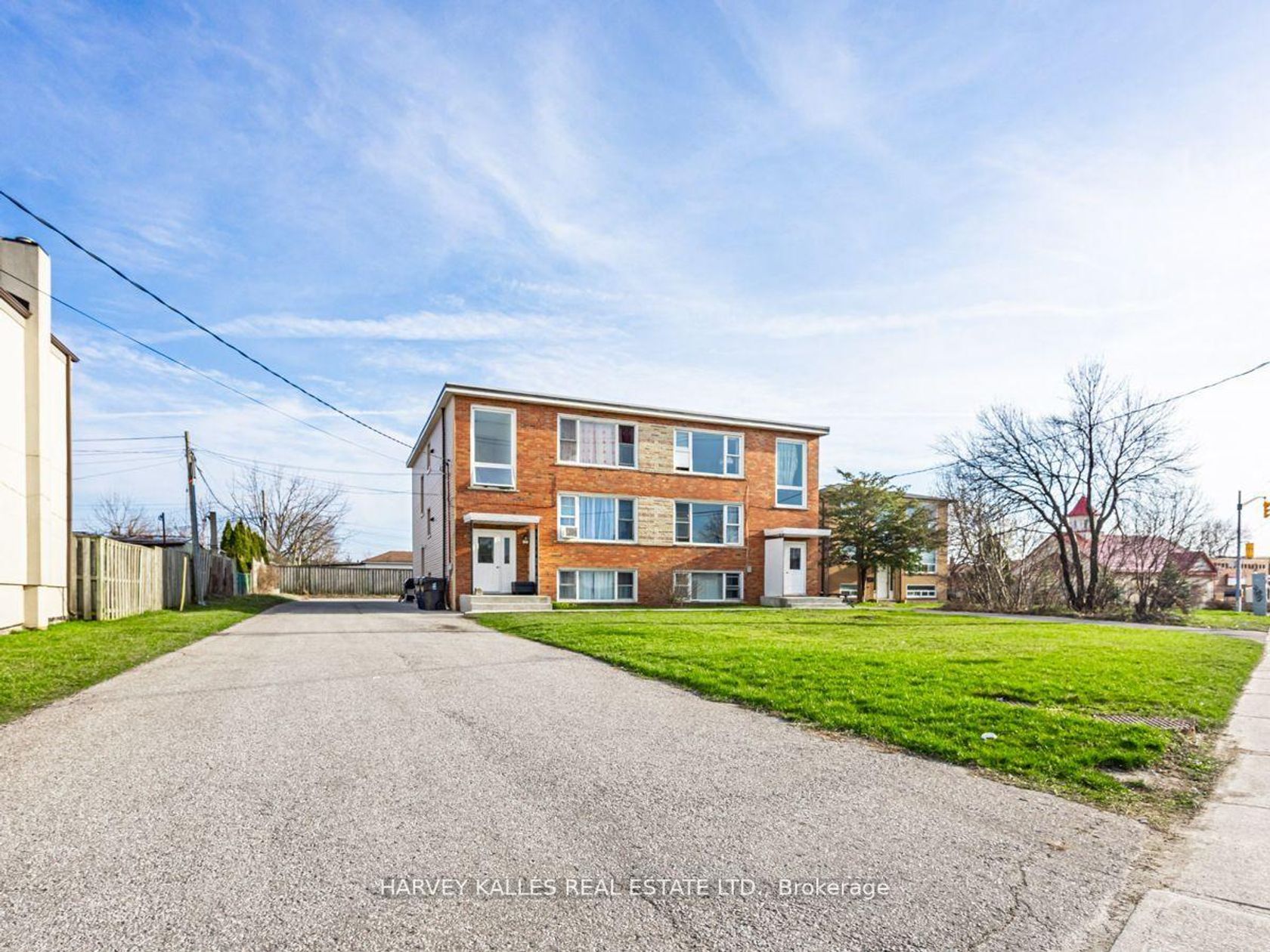 Photo 1 at 561-563 Danforth Road, Birchmount, Toronto Photo 1 at 561-563 Danforth Road, Birchmount, Toronto