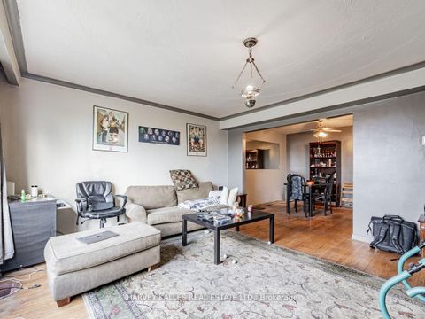 Photo 7 at 561-563 Danforth Road, Birchmount, Toronto