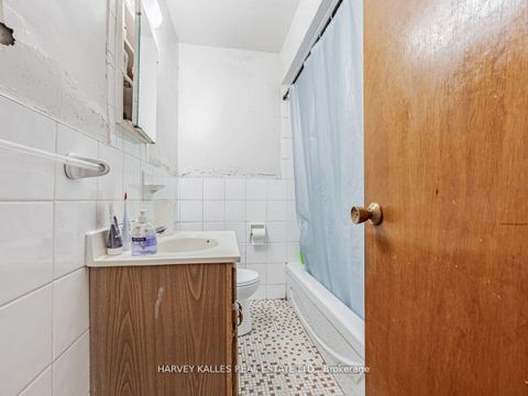 Photo 14 at 561-563 Danforth Road, Birchmount, Toronto