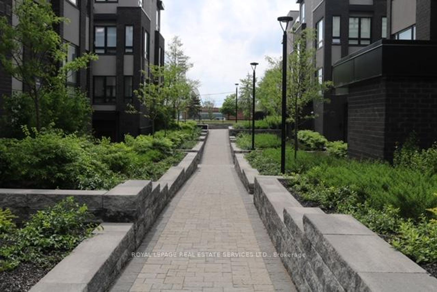 204 - 1100 Briar Hill Avenue, Belgravia, Toronto 