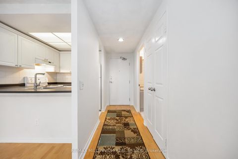 Photo 5 at 312 - 7 Bishop Avenue, Newtonbrook East, Toronto