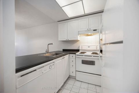 Photo 9 at 312 - 7 Bishop Avenue, Newtonbrook East, Toronto