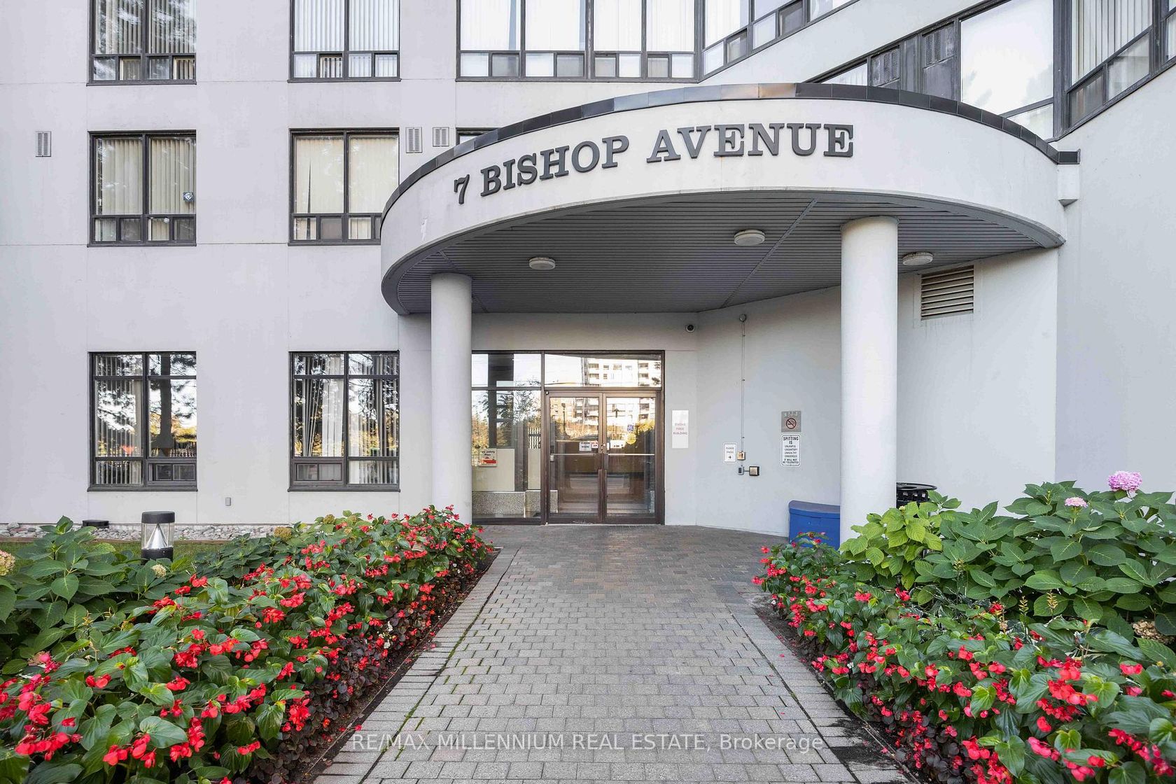 Photo 1 at 312 - 7 Bishop Avenue, Newtonbrook East, Toronto Photo 1 at 312 - 7 Bishop Avenue, Newtonbrook East, Toronto