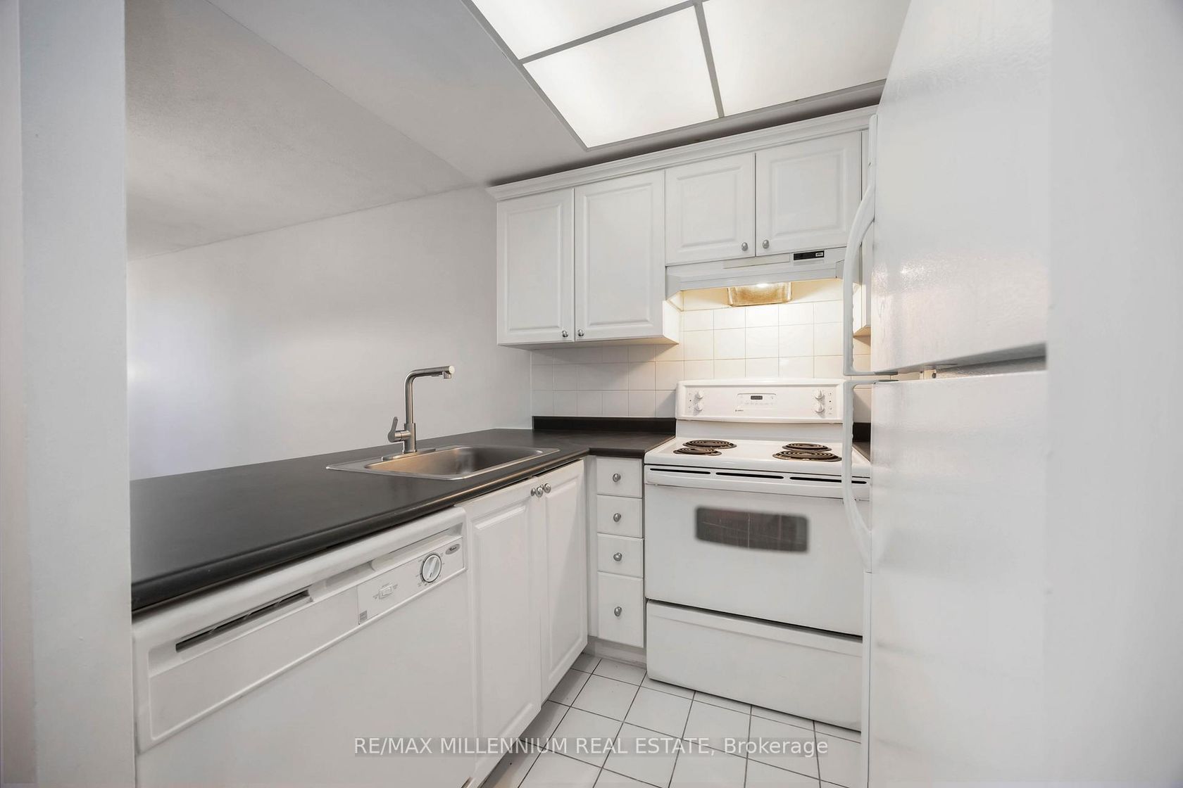 Photo 9 at 312 - 7 Bishop Avenue, Newtonbrook East, Toronto Photo 9 at 312 - 7 Bishop Avenue, Newtonbrook East, Toronto