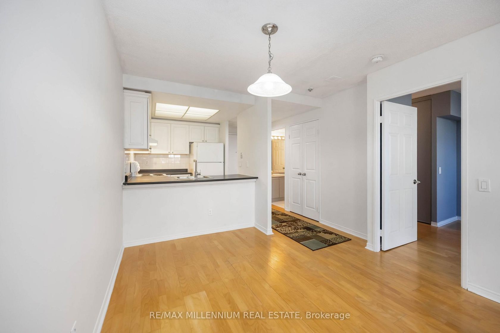 Photo 17 at 312 - 7 Bishop Avenue, Newtonbrook East, Toronto Photo 17 at 312 - 7 Bishop Avenue, Newtonbrook East, Toronto