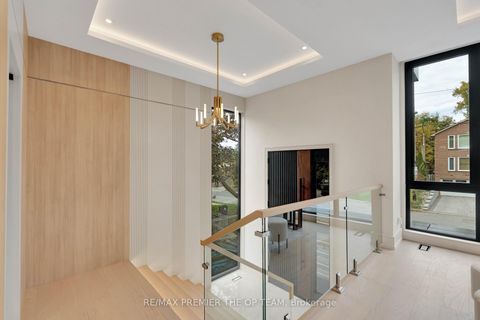 Photo 3 at 487 Coldstream Avenue, Nortown, Toronto