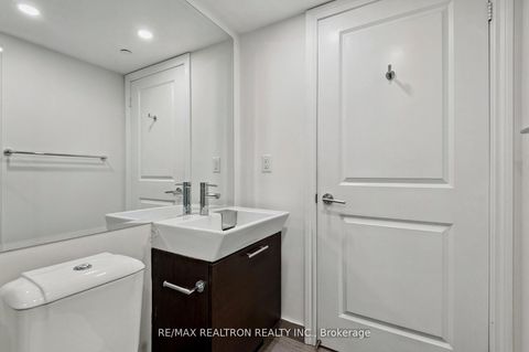 Photo 15 at 2201 - 386 Yonge Street, Bay Street Corridor, Toronto