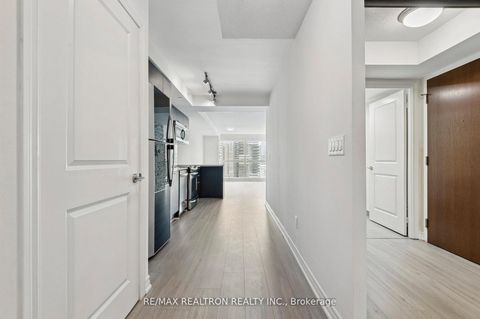 Photo 18 at 2201 - 386 Yonge Street, Bay Street Corridor, Toronto