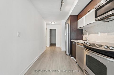 Photo 22 at 2201 - 386 Yonge Street, Bay Street Corridor, Toronto