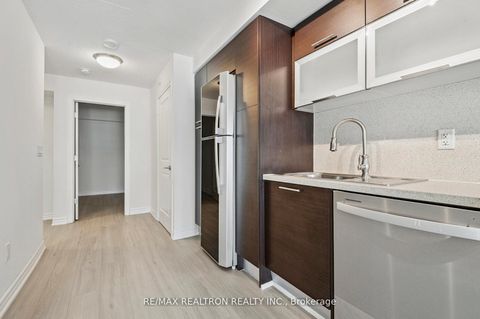 Photo 23 at 2201 - 386 Yonge Street, Bay Street Corridor, Toronto