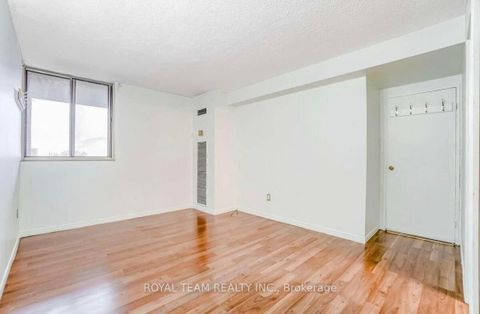 Photo 3 at 1001 - 10 Martha Eaton Way, Amesbury, Toronto