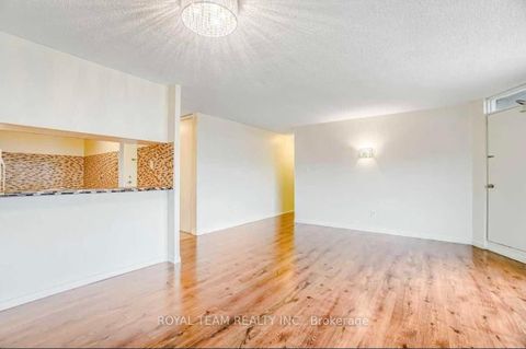 Photo 9 at 1001 - 10 Martha Eaton Way, Amesbury, Toronto