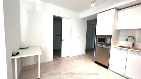 Photo 3 at 2009 - 501 Yonge Street, Yonge Corridor, Toronto Photo 3 at 2009 - 501 Yonge Street, Yonge Corridor, Toronto