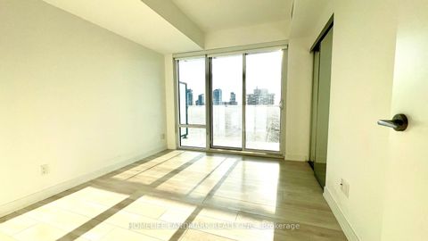 Photo 11 at 2009 - 501 Yonge Street, Yonge Corridor, Toronto Photo 11 at 2009 - 501 Yonge Street, Yonge Corridor, Toronto