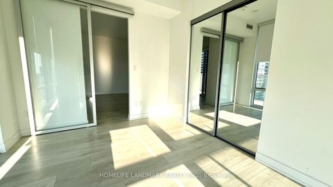 Photo 15 at 2009 - 501 Yonge Street, Yonge Corridor, Toronto Photo 15 at 2009 - 501 Yonge Street, Yonge Corridor, Toronto