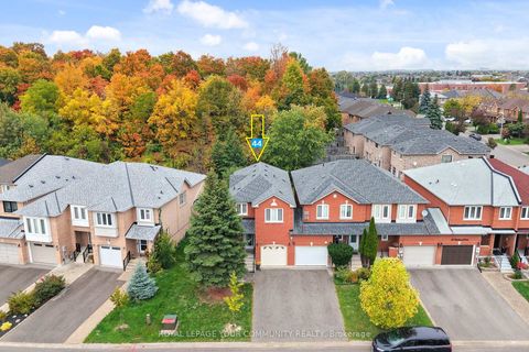 Photo 1 at 44 Tumbleweed Court, East Woodbridge, Vaughan
