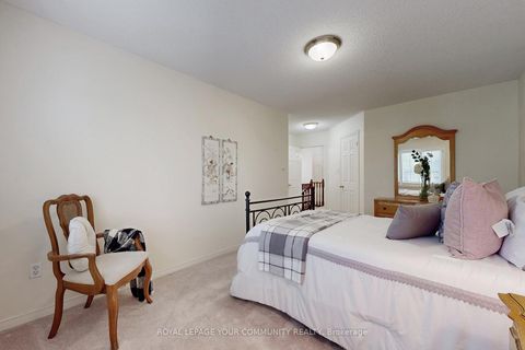 Photo 18 at 44 Tumbleweed Court, East Woodbridge, Vaughan