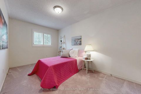 Photo 21 at 44 Tumbleweed Court, East Woodbridge, Vaughan