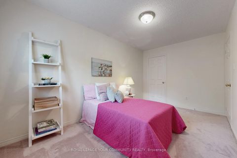 Photo 22 at 44 Tumbleweed Court, East Woodbridge, Vaughan