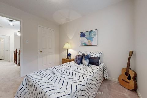 Photo 24 at 44 Tumbleweed Court, East Woodbridge, Vaughan