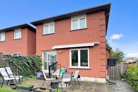 Photo 31 at 44 Tumbleweed Court, East Woodbridge, Vaughan