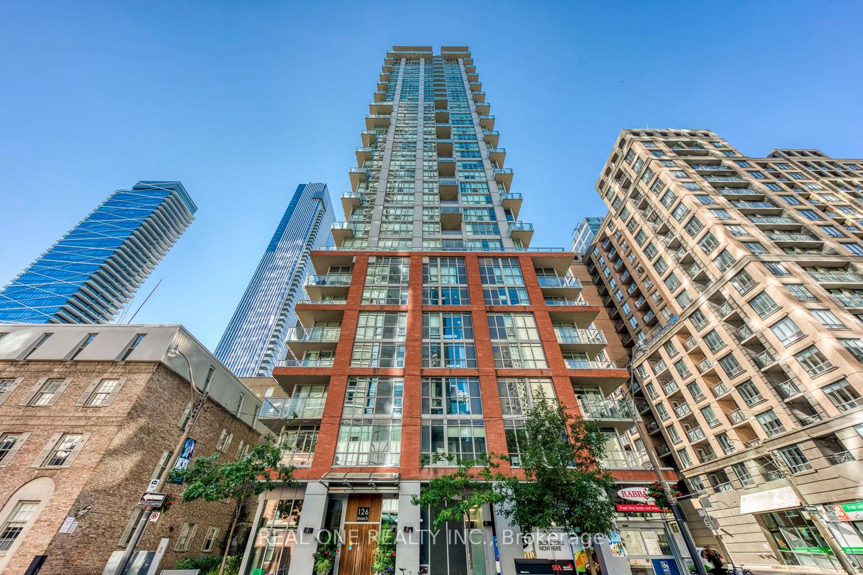 2007 - 126 Simcoe Street, Waterfront Communities C1, Toronto by Loree Meneguzzi Real Estate 2007 - 126 Simcoe Street, Waterfront Communities C1, Toronto