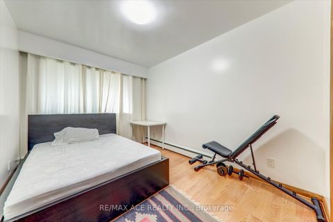 Photo 18 at 77 Perivale Crescent, Bendale, Toronto
