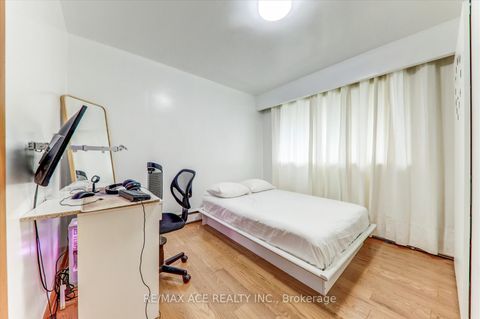 Photo 21 at 77 Perivale Crescent, Bendale, Toronto