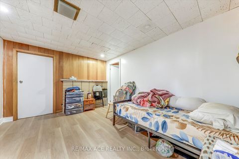Photo 28 at 77 Perivale Crescent, Bendale, Toronto