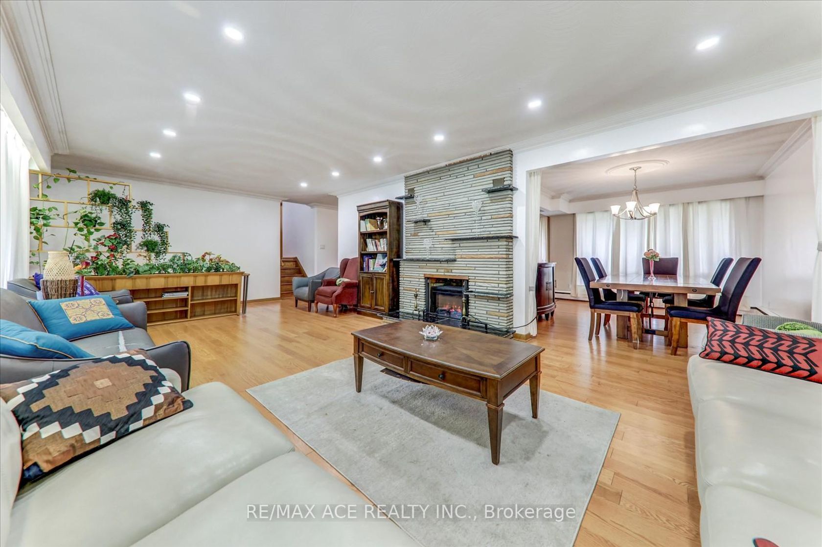 Photo 10 at 77 Perivale Crescent, Bendale, Toronto Photo 10 at 77 Perivale Crescent, Bendale, Toronto