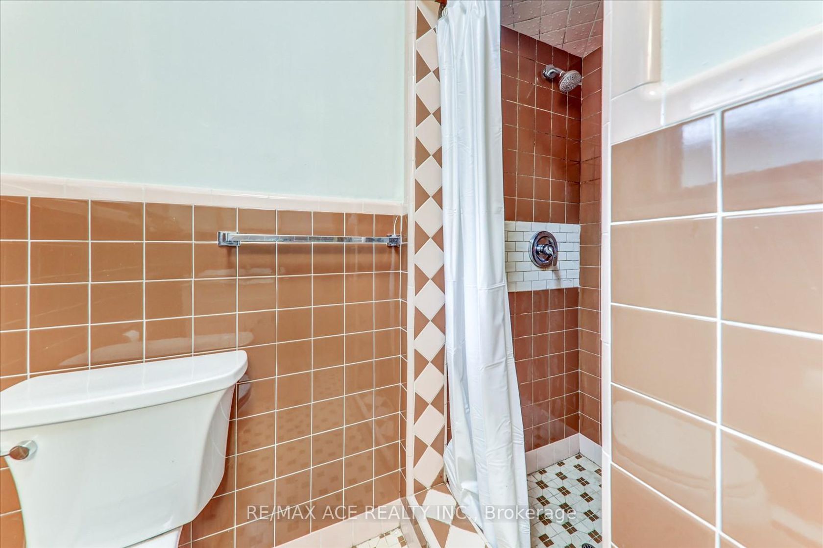 Photo 17 at 77 Perivale Crescent, Bendale, Toronto Photo 17 at 77 Perivale Crescent, Bendale, Toronto