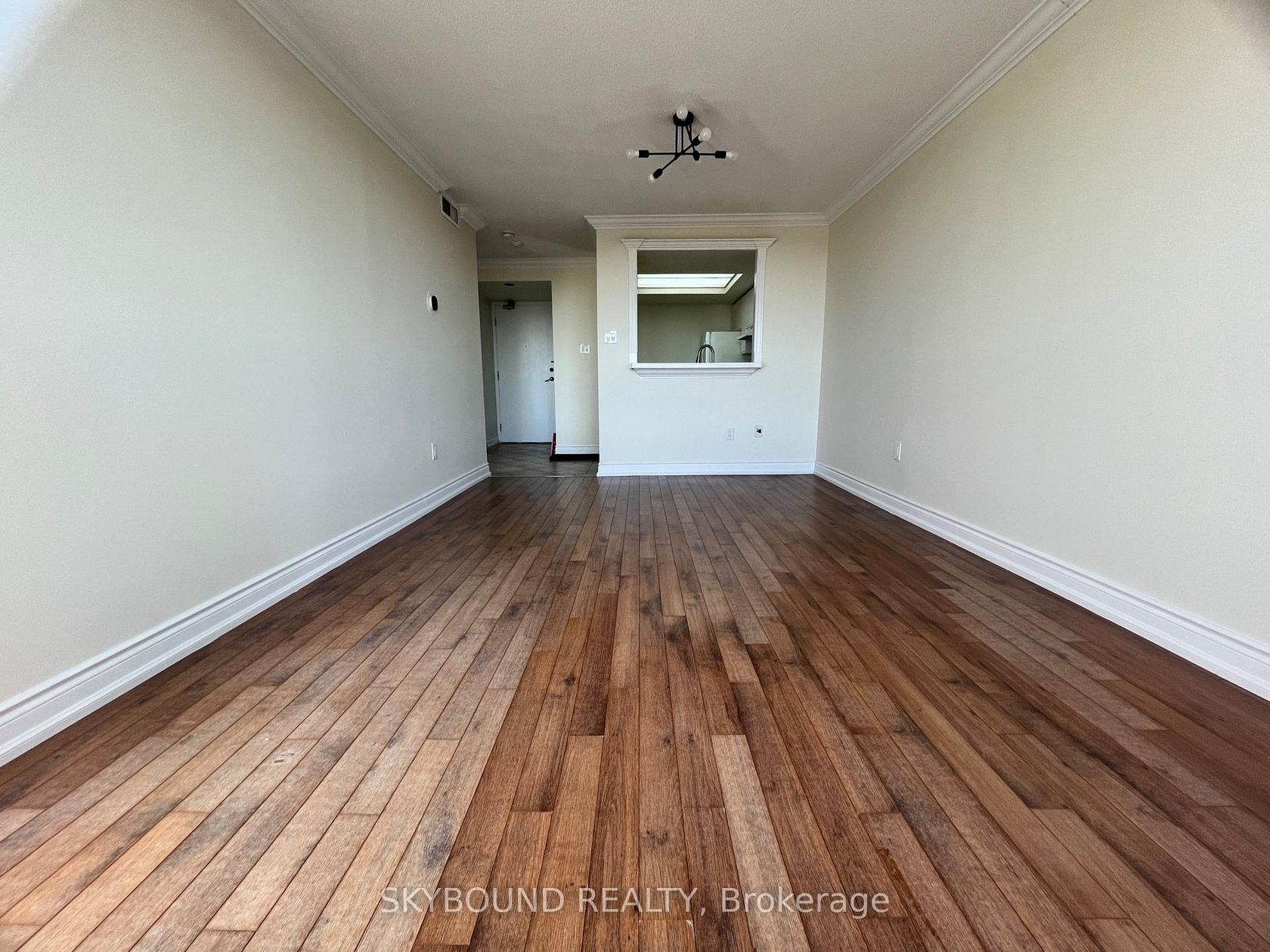 1501 - 4470 Tucana Court, Hurontario, Mississauga by Loree Meneguzzi Real Estate 1501 - 4470 Tucana Court, Hurontario, Mississauga