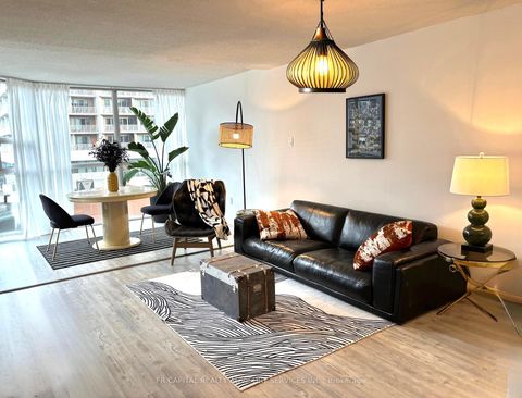 Photo 3 at 813 - 701 King Street W, Niagara, Toronto