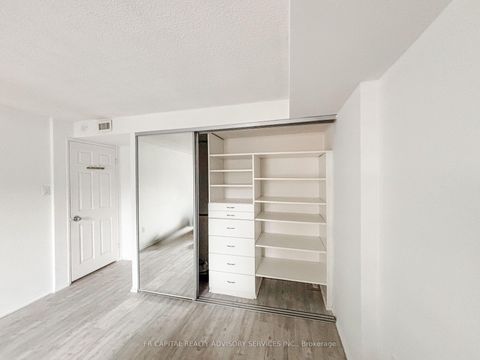 Photo 9 at 813 - 701 King Street W, Niagara, Toronto