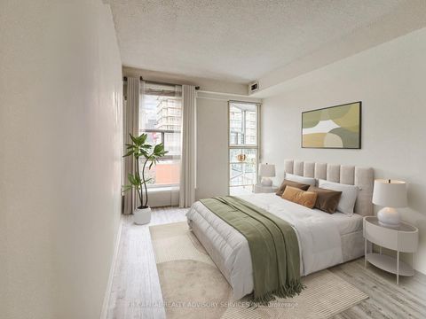 Photo 10 at 813 - 701 King Street W, Niagara, Toronto