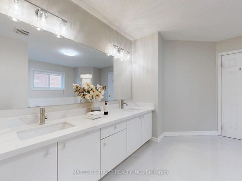 Photo 16 at 5 Jardin Hill Court, Hillcrest Village, Toronto