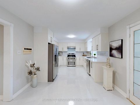 Photo 21 at 5 Jardin Hill Court, Hillcrest Village, Toronto