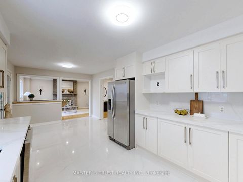 Photo 31 at 5 Jardin Hill Court, Hillcrest Village, Toronto