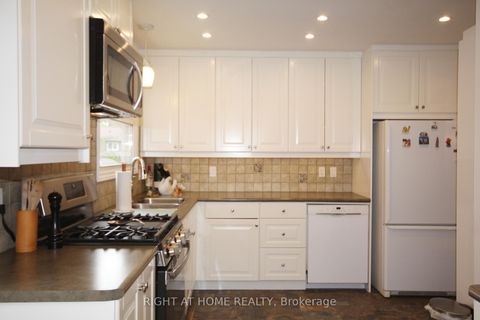Photo 12 at 832 Boronia Crescent, Leslie Valley, Newmarket