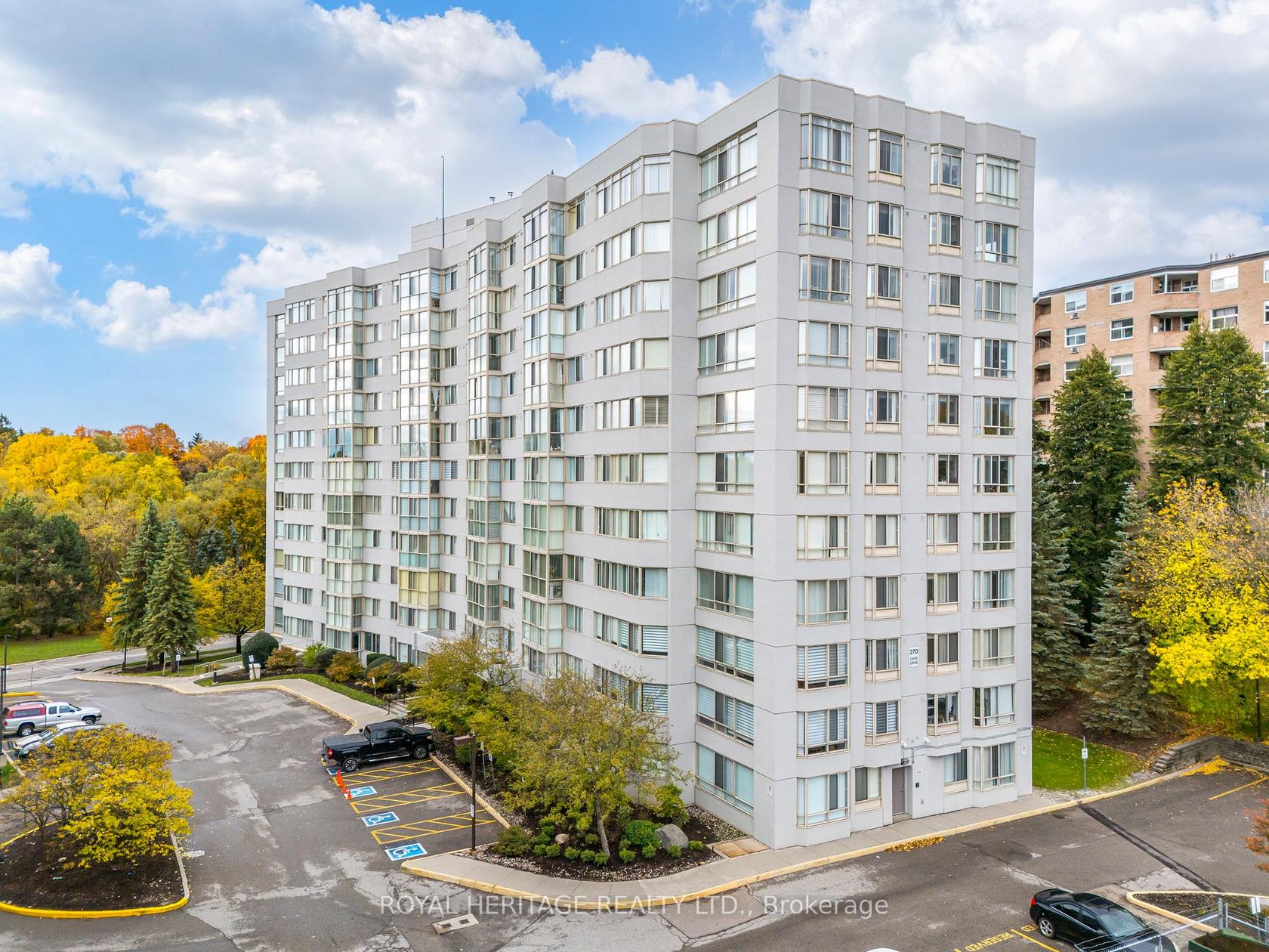 809 - 270 Davis Drive, Central Newmarket, Newmarket photo 3