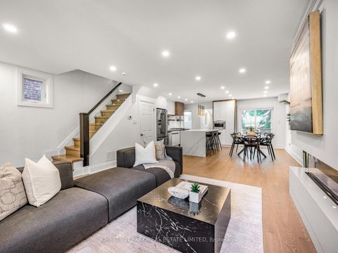 Photo 7 at 629 Duplex Avenue, Lawrence Park South, Toronto