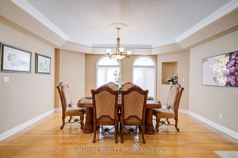 Photo 3 at 19 Aspen Leaf Court, Hills of St Andrew, Aurora