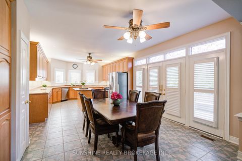 Photo 5 at 19 Aspen Leaf Court, Hills of St Andrew, Aurora