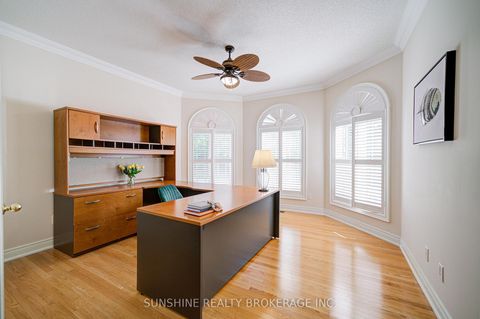 Photo 13 at 19 Aspen Leaf Court, Hills of St Andrew, Aurora