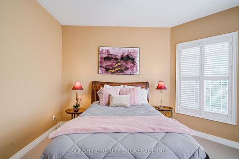 Photo 18 at 19 Aspen Leaf Court, Hills of St Andrew, Aurora