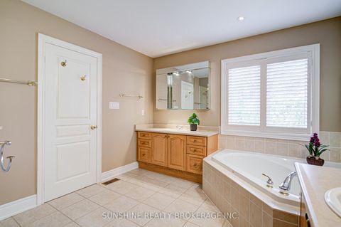 Photo 25 at 19 Aspen Leaf Court, Hills of St Andrew, Aurora