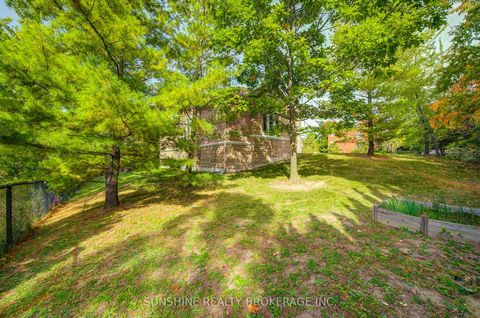 Photo 37 at 19 Aspen Leaf Court, Hills of St Andrew, Aurora