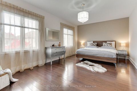 Photo 32 at 8 Aegis Drive, Patterson, Vaughan